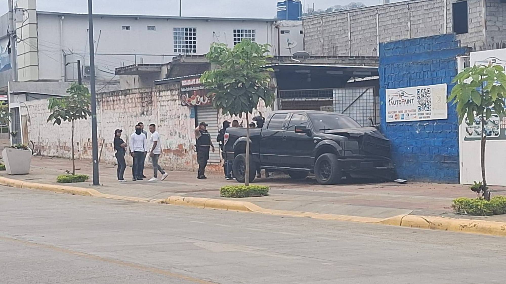 Exagente policial fue asesinado a tiros cuando se movilizaba en su vehículo en Portoviejo