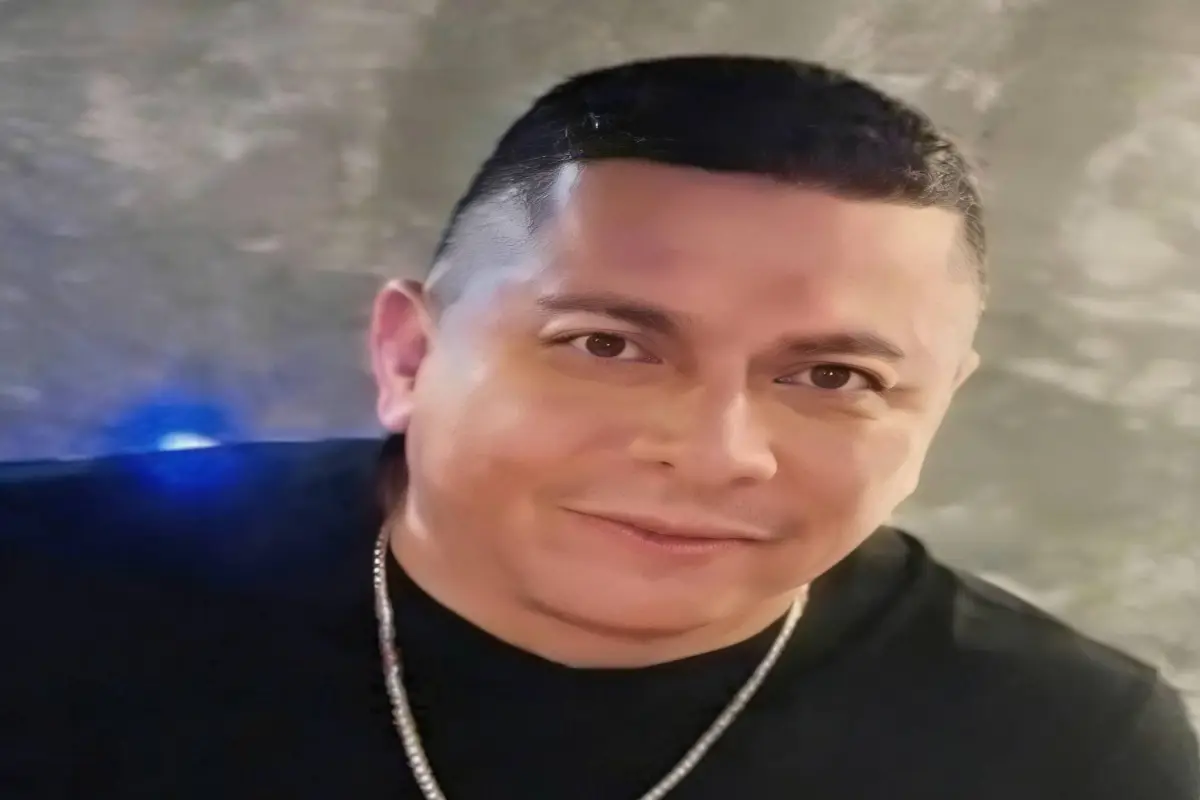 Freddy Aldaz fue policía por 17 años hasta que decidió pedir su baja voluntaria., Redes sociales