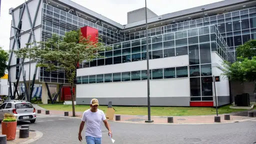 El Concejo Municipal de Portoviejo no pudo abordar la resolución del TCE por la ausencia de seis concejales
