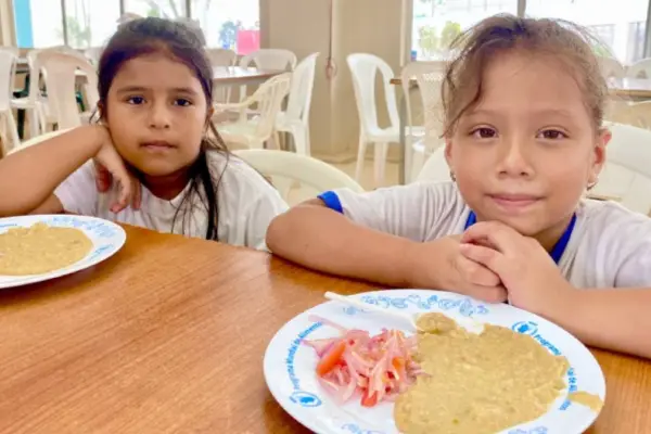 La alimentación escolar en Ecuador llegará a 11.800 estudiantes de Manabí y Santo Domingo de los Tsáchilas.