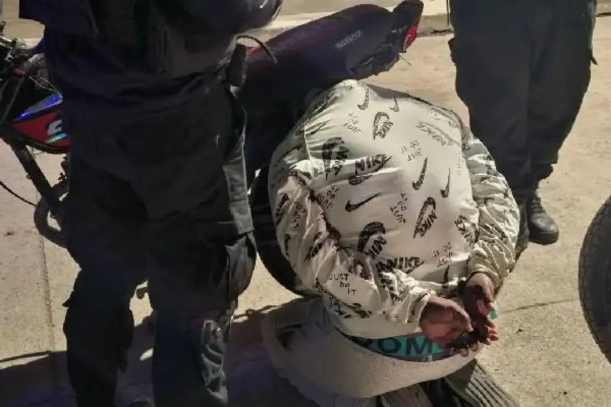 Un adolescente y un adulto son detenidos por asesinato., Cortesía