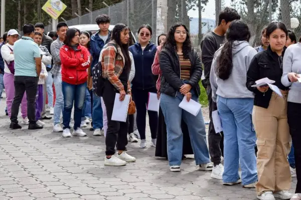 Ayuda económica de 828 dólares en Ecuador: ¿A quiénes está dirigida y cuáles son los requisitos?