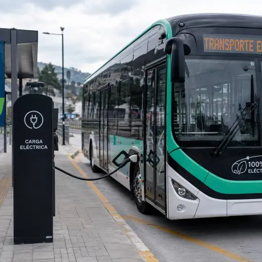 Quito mantiene el pasaje urbano en 0,35 y fija una tarifa de 0,45 para futuros buses eléctricos