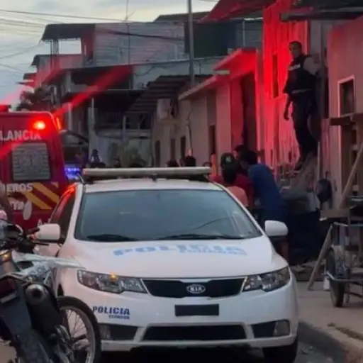 Padre e hijo murieron tras violento ataque de sicarios en el barrio Divino Niño, en Manta