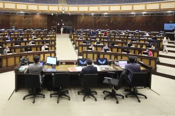 Comisión aprueba en la Asamblea Nacional el informe de la ley contra el uso delictivo de uniformes.