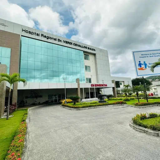 Servicio de limpieza en el Hospital Verdi Cevallos alcanza hasta USD 130 mil mensuales