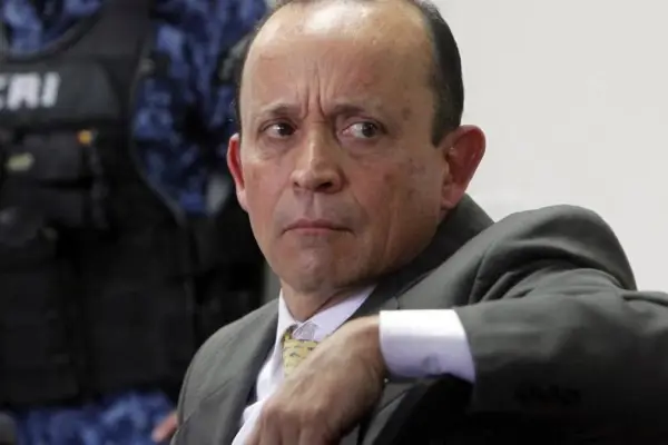 SANTIAGO URIBE