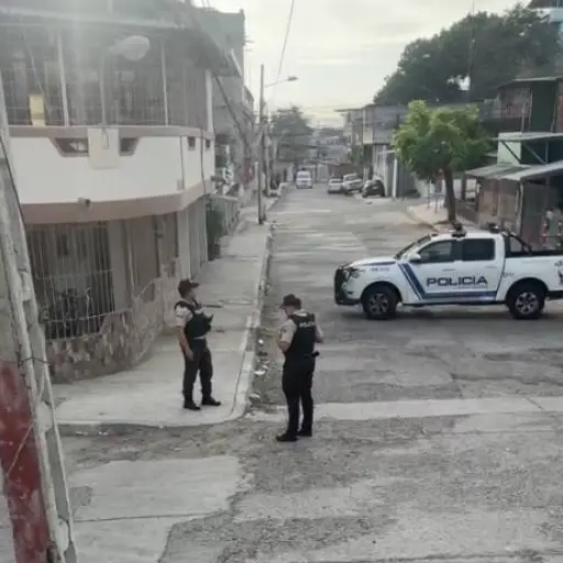 Un ataque armado en el barrio La Paz, de Manta, dejó un ciudadano herido de bala