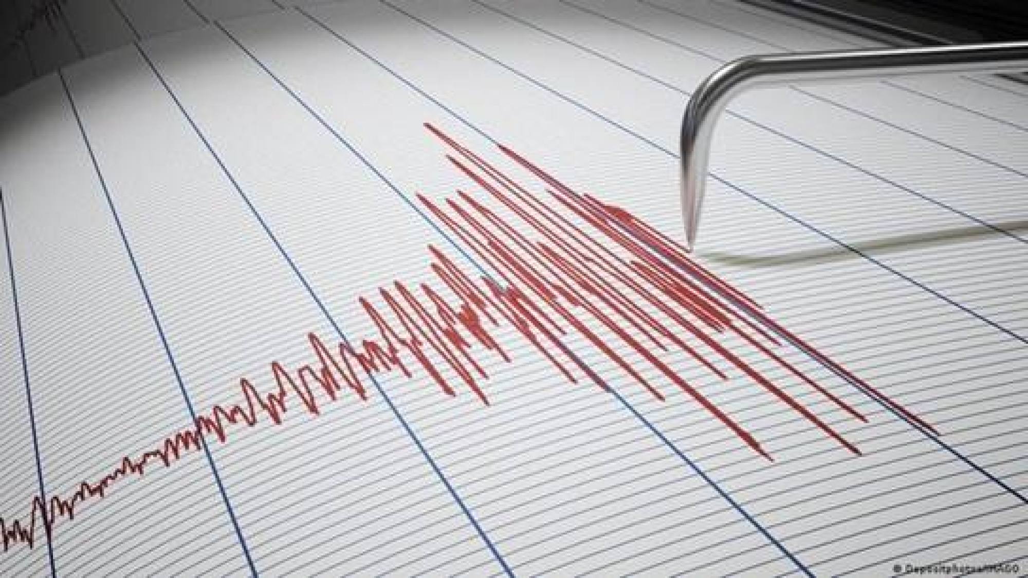Italia registra fuerte temblor de 6,2 con epicentro frente a Calabria