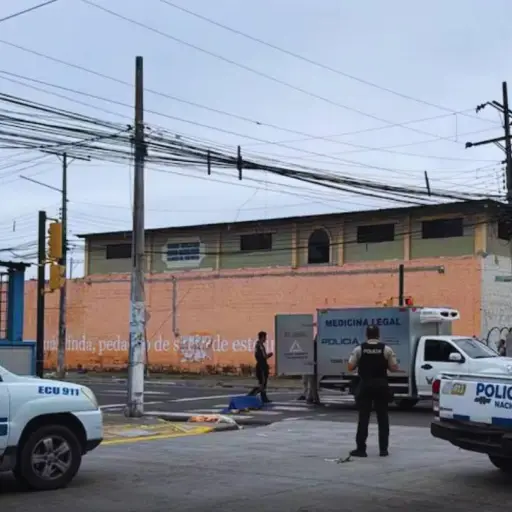 Un padre de familia fue asesinado en los exteriores de una unidad educativa de Guayaquil