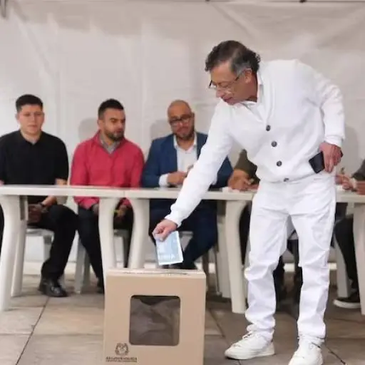 Petro afirma tener pruebas de fraude electoral con modificaciones del censo y de las mesas de votación