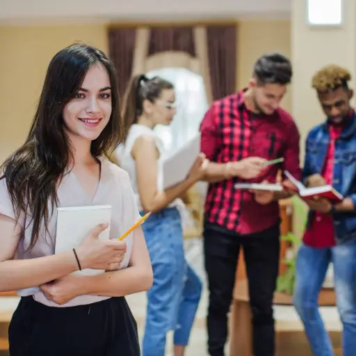 Becas para la industria de hidrocarburos en Ecuador amplían plazo y financiarán estudios de cuarto nivel