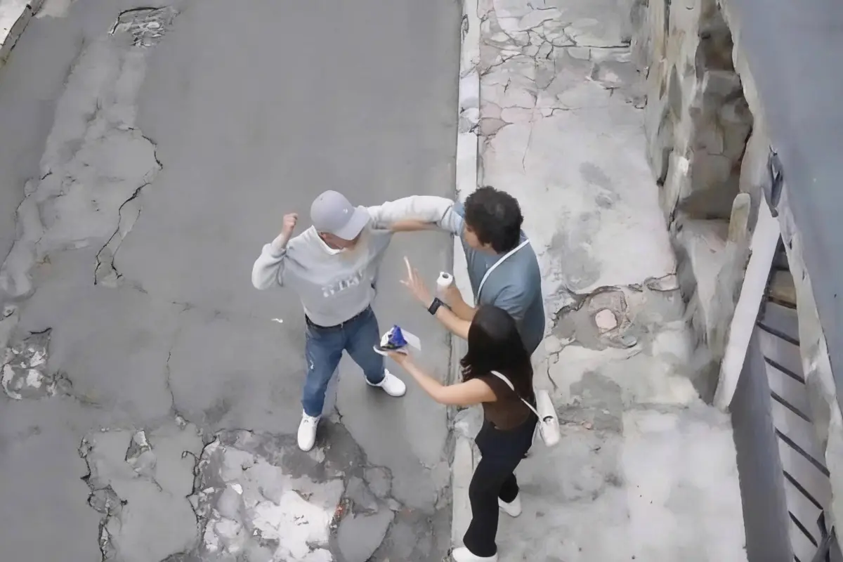 El asalto quedó grabado en las cámaras de seguridad del sector., Captura de video