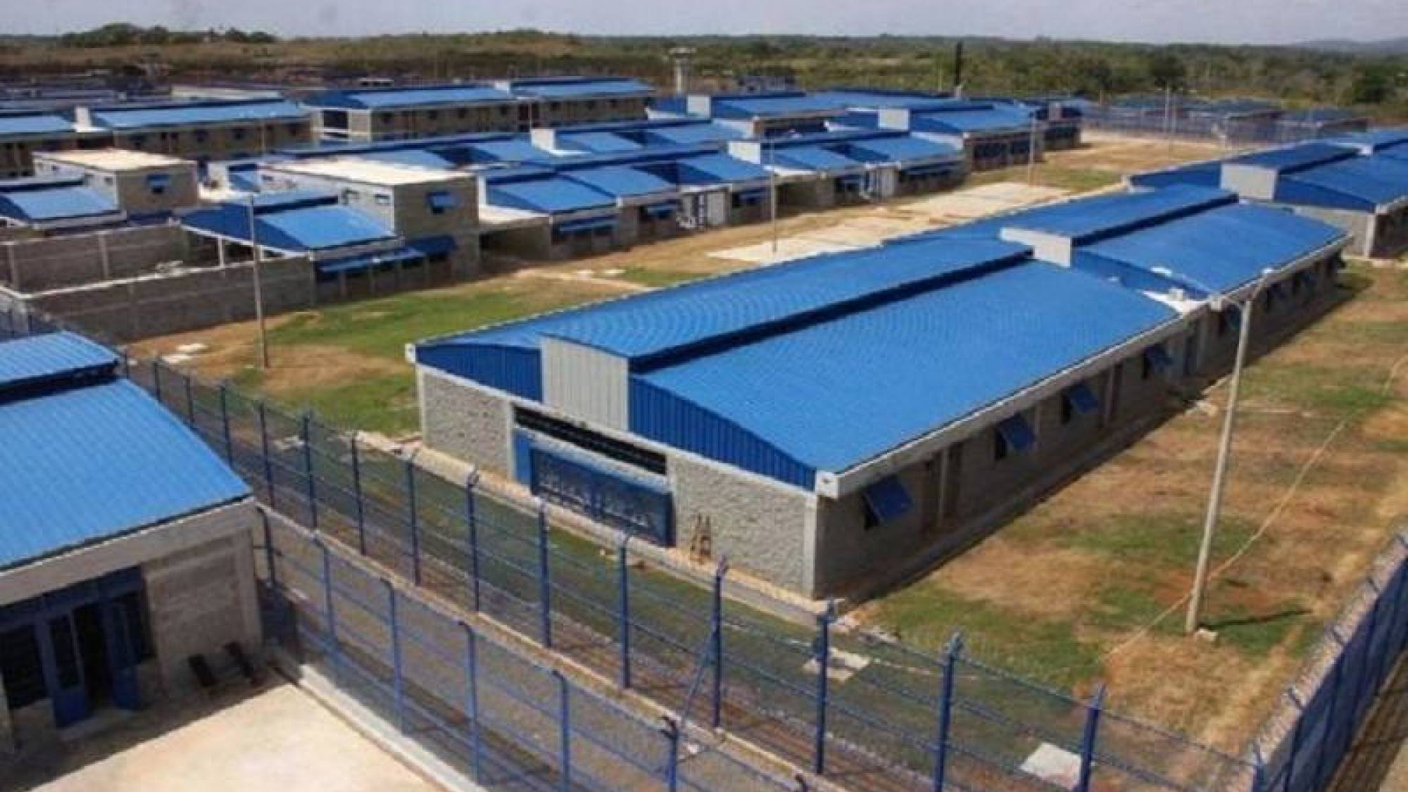 Mueren tres presos y cerca de 200 escapan tras un motín en una cárcel de Panamá