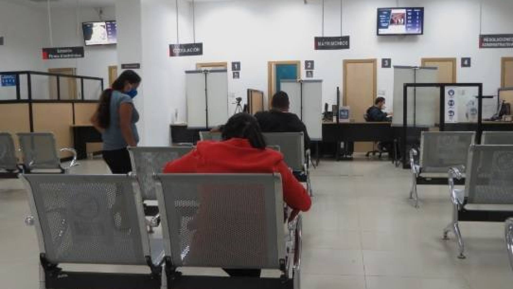 Registro Civil normaliza la atención en todo Ecuador tras fallas técnicas en su sistema