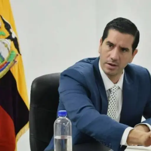 Ministro Roberto Luque rompe el silencio sobre Progen: “No di ninguna orden para contratar a esa empresa”