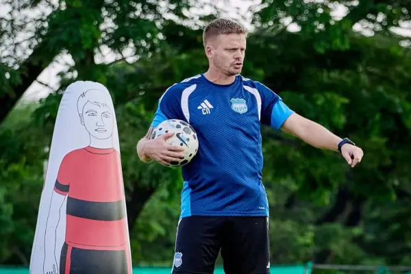 Cristian Nasuti seguirá en el banquillo de Emelec