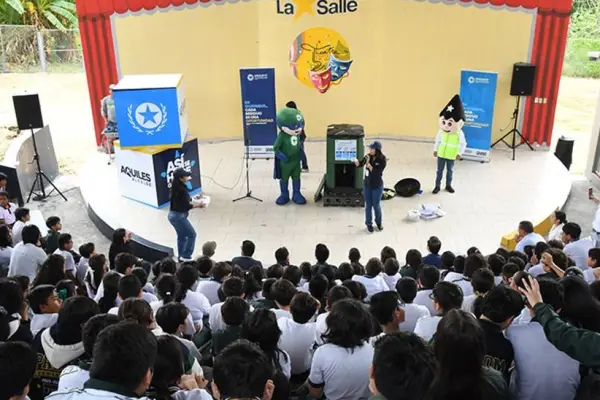 Municipio de Guayaquil fortalece la educación ambiental con entrega de composteras móviles