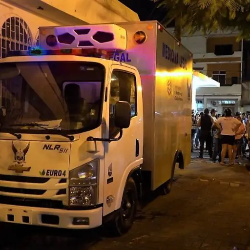 Misterio en Babahoyo: dos hombres aparecieron baleados al costado de una vía rural