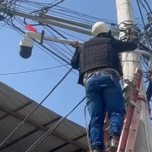 El ECU-911 y la Fuerza Pública retiran 44 cámaras de videovigilancia no autorizadas en Manabí