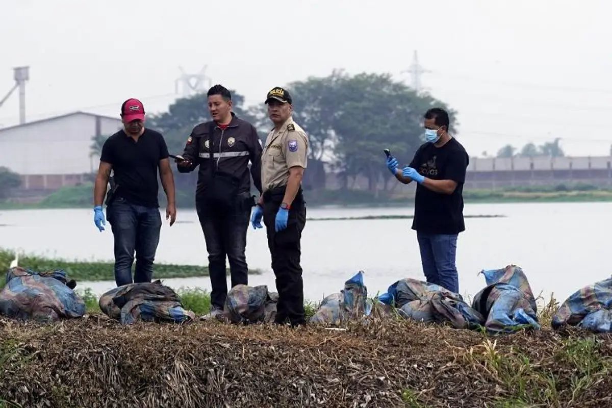Los cuerpos estaban metidos en sacos deyute y los abandonaron en una zonan rural de Babahoyo., Foto: Apifoto