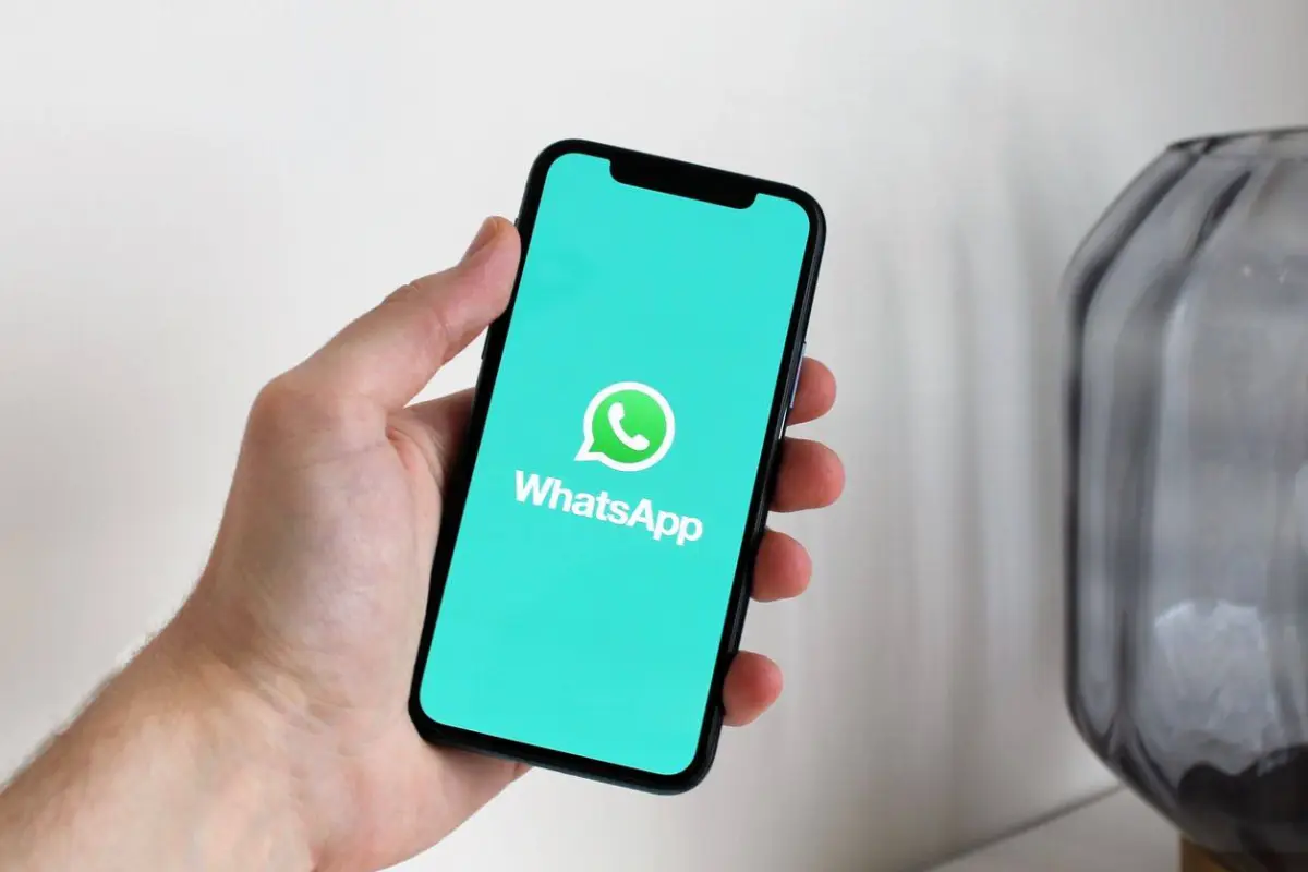 WhatsApp mensajes fraudulentos números desconocidos