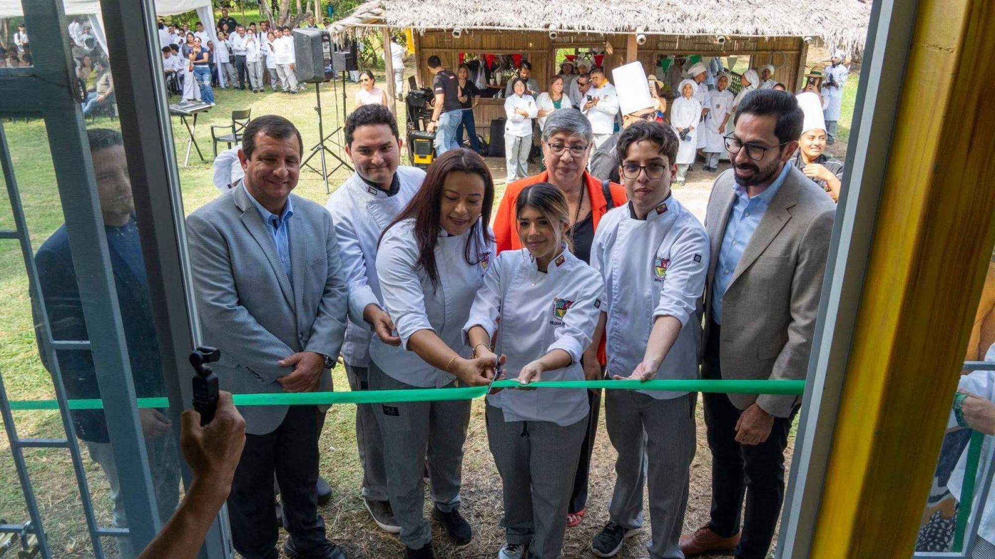 Carrera de Gastronomía de la UTM estrena laboratorio gastronómico para fortalecer la formación e investigación culinaria