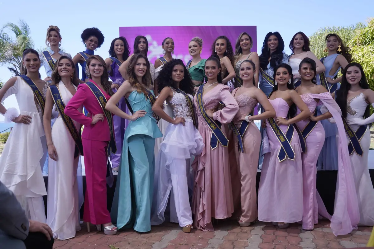 Las 21 candidatas oficiales del Miss Ecuador 2026 fueron presentadas durante el inicio de las actividades del certamen., API