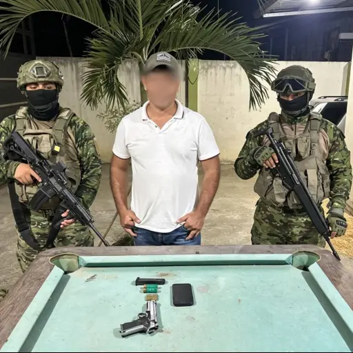 Desarticulan red criminal en Chone y capturan a sospechoso con armamento illegal