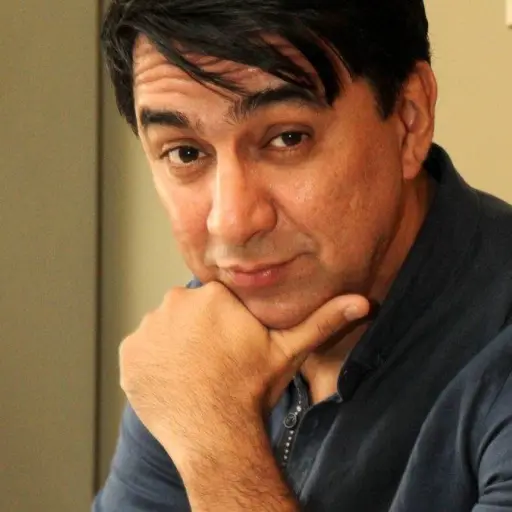 Fernando Villarroel denuncia amenazas tras publicar una sátira política