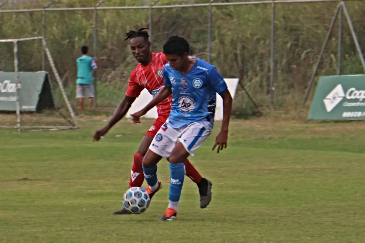Grecia goleó 7-0 a Atlético Manabí en condición de local