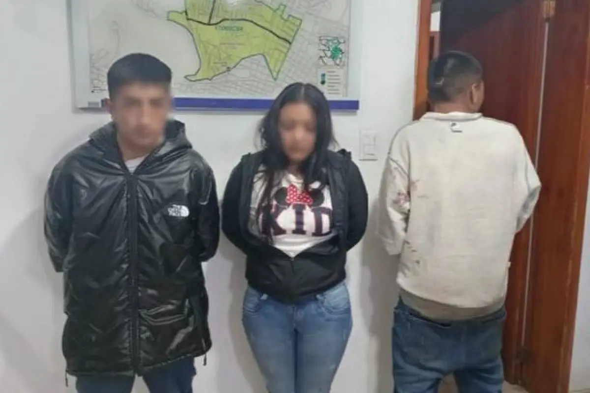 Los tres sospechosos que fueron detenidos por la Policías tras un violento asalto en el norte de Quito., Foto: Policía Nacional