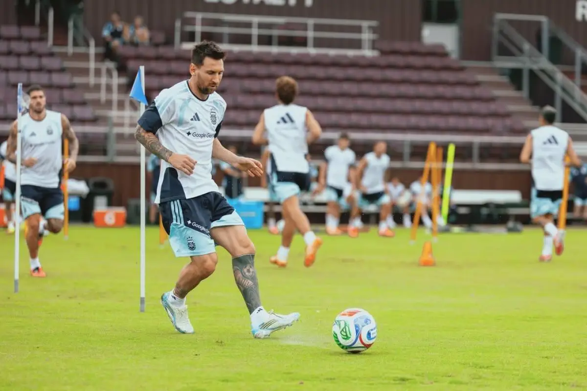 Messi durante un entrenamiento con Argentina, este domingo 7 de junio., IG: @afaseleccion.