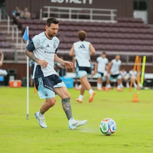Con Messi y compañía entre algodones, Argentina cierra su preparación ante Islandia