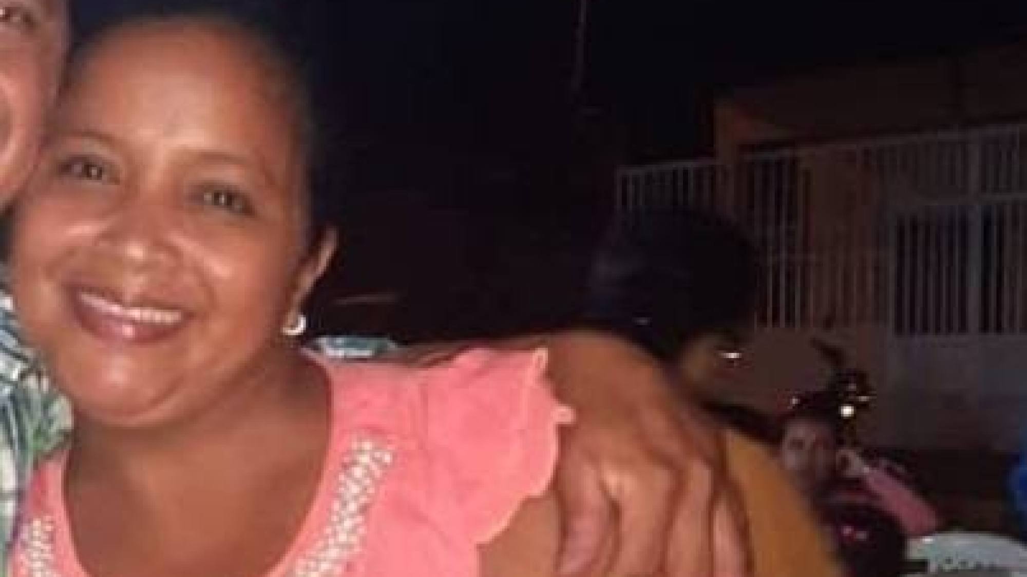 Mujer fue asesinada mientras llevaba a su hija a la escuela 