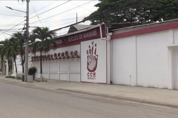 La Casa de la Cultura de Manabí, en Portoviejo, avanza con trabajos de rehabilitación para mejorar sus espacios culturales.