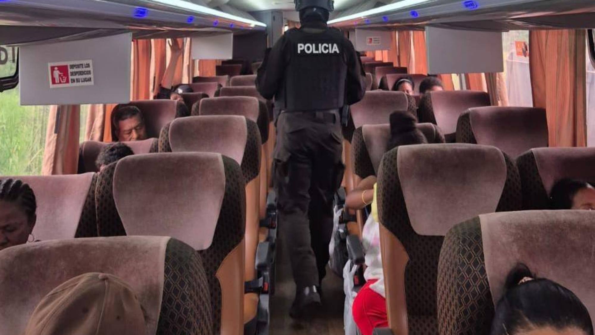 Viajaban como pasajeros y terminaron asaltando a todo un bus