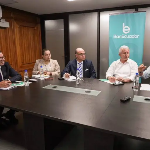 Ganaderos solicitan a BanEcuador créditos al 7 % y cambios en los requisitos para préstamos