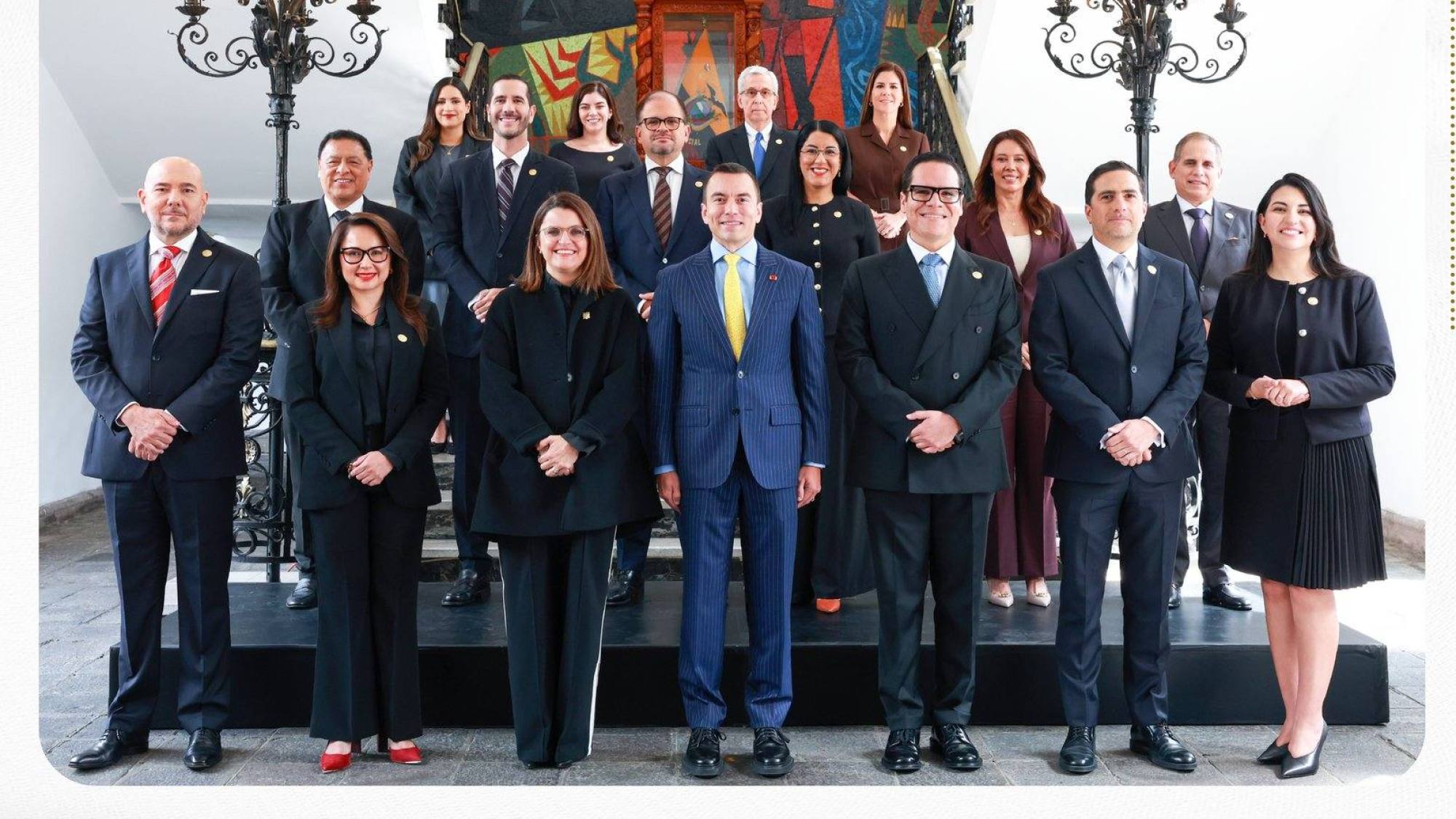 Gobierno de Daniel Noboa oficializa nuevo gabinete tras redu