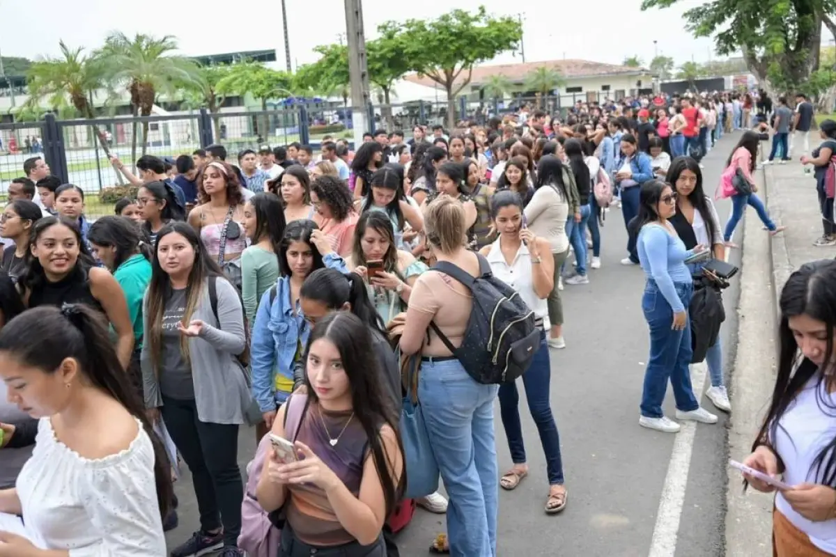 ¿La educación superior en Ecuador es gratuita para extranjeros? Esto dice la ley.