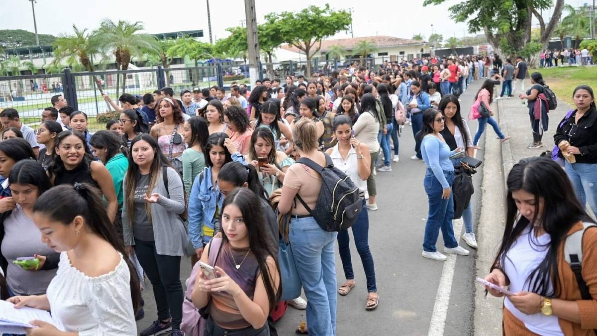 ¿La educación superior en Ecuador es gratuita para extranjer