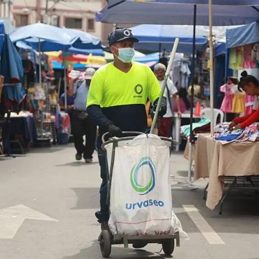 Guayaquil refuerza jornadas de aseo y desinfección en zonas de alta circulación peatonal