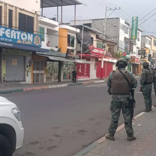 Ataque armado en las afueras de una unidad educativa de Manta deja un muerto y un herido