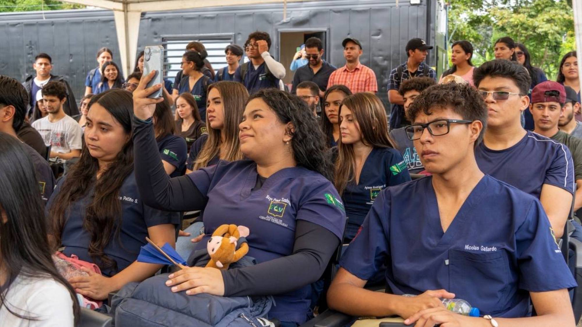 ¿Ayuda económica de 828 dólares para estudiantes se pagará m