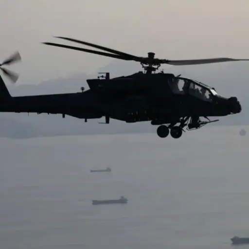 Un helicóptero del Ejército de Estados Unidos se estrella cerca del estrecho de Ormuz al cumplirse 100 días de la guerra con Irán 