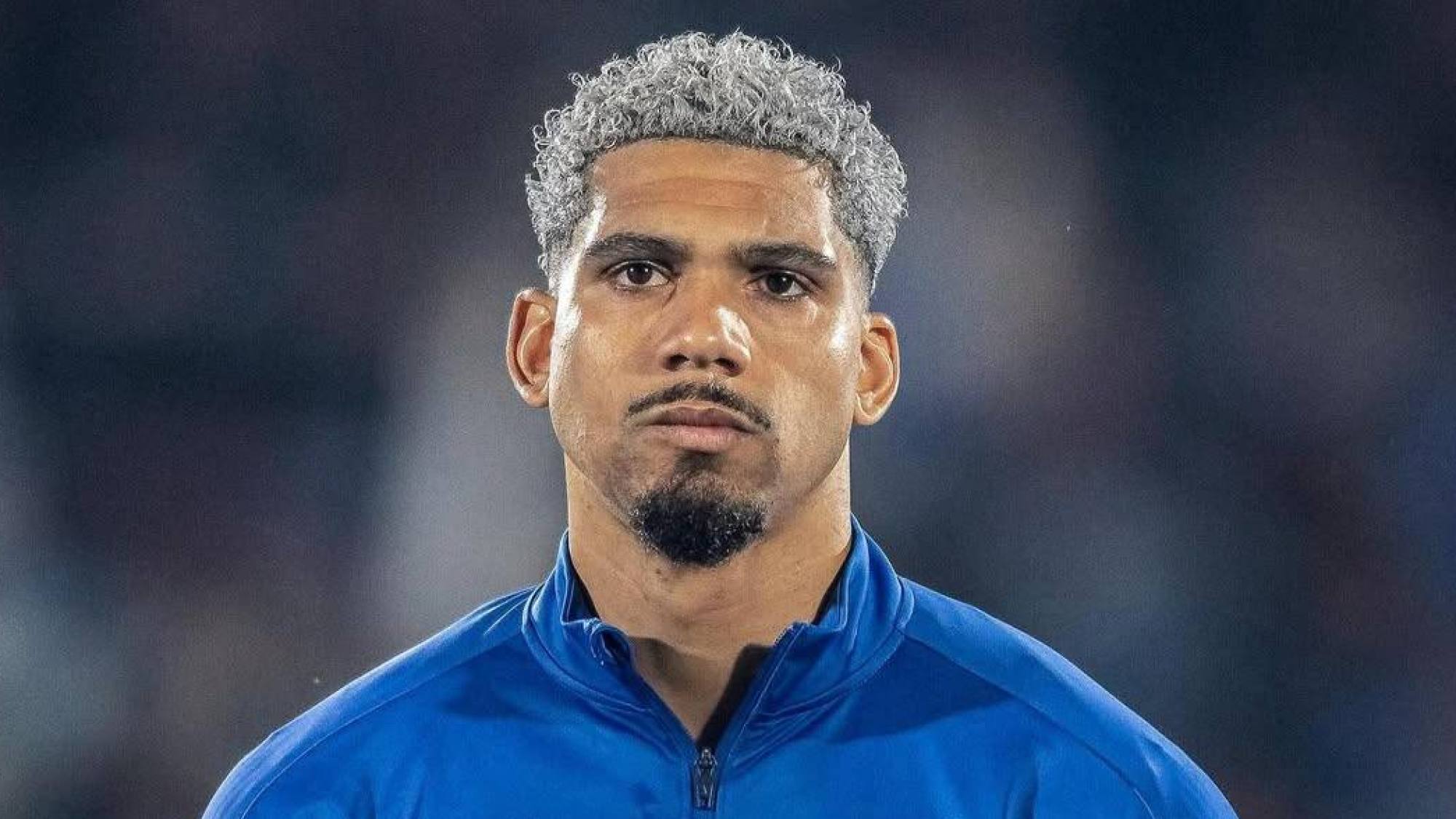 Araujo pone en duda su presencia en debut de Uruguay en el M