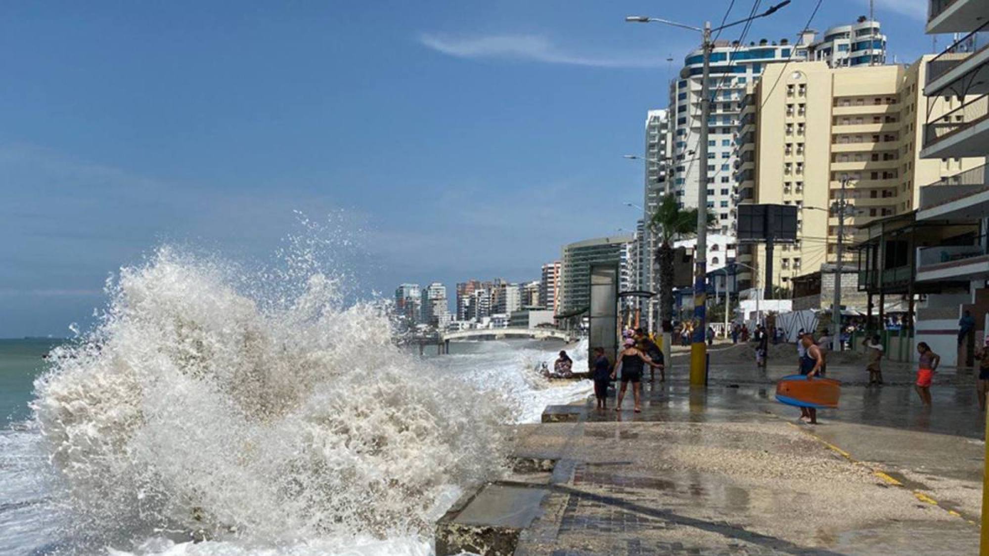 Olas gigantes en Ecuador: Esto dice el Inocar sobre oleaje e
