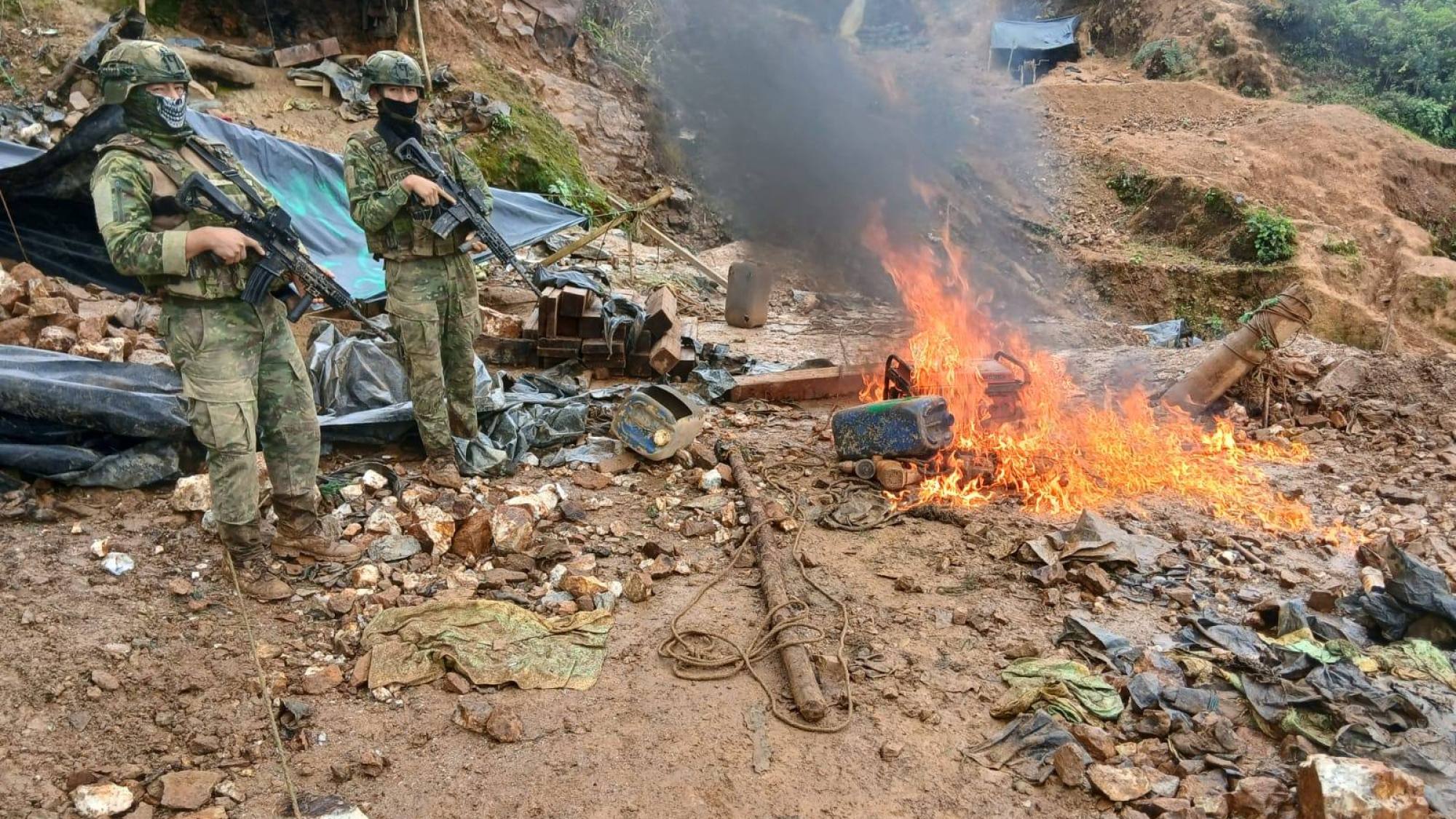 Destruyen material de minería ilegal en operación de reconoc