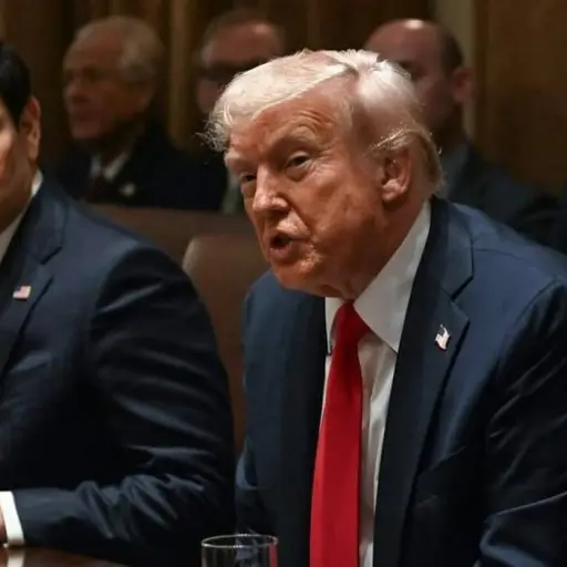 Donald Trump confirmó el rescate de dos pilotos tras un ataque en el estrecho de Ormuz