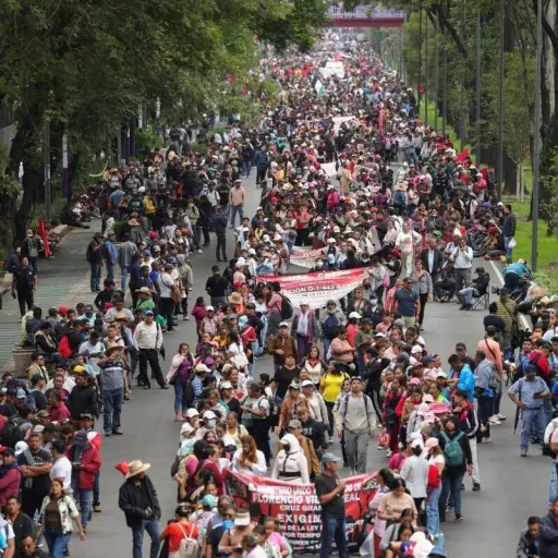 Maestros bloquean vía hacia el Estadio Azteca a dos días del Mundial 2026